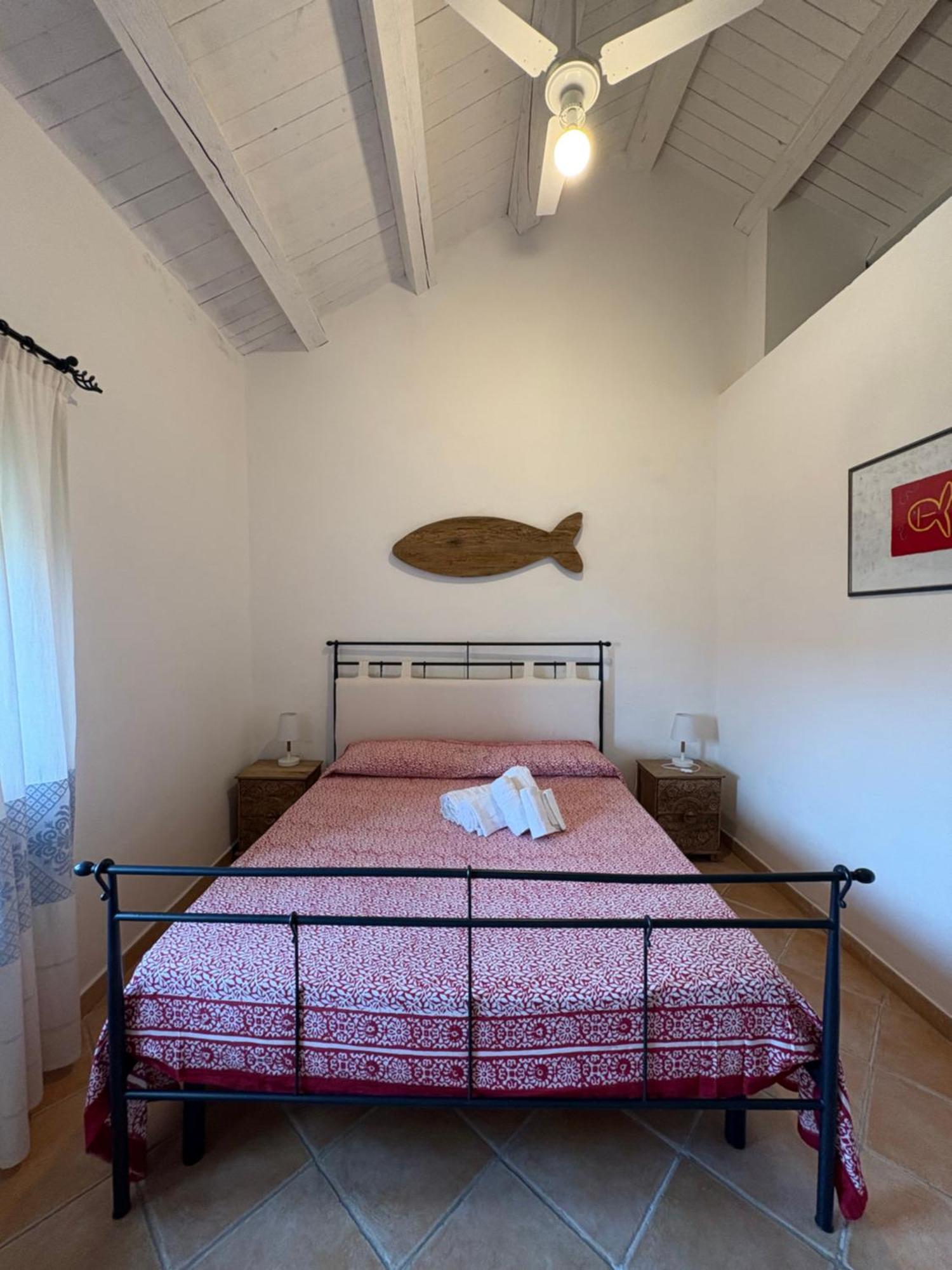 Appartamento Il Paguro A Cala Francese La Maddalena  Eksteriør billede